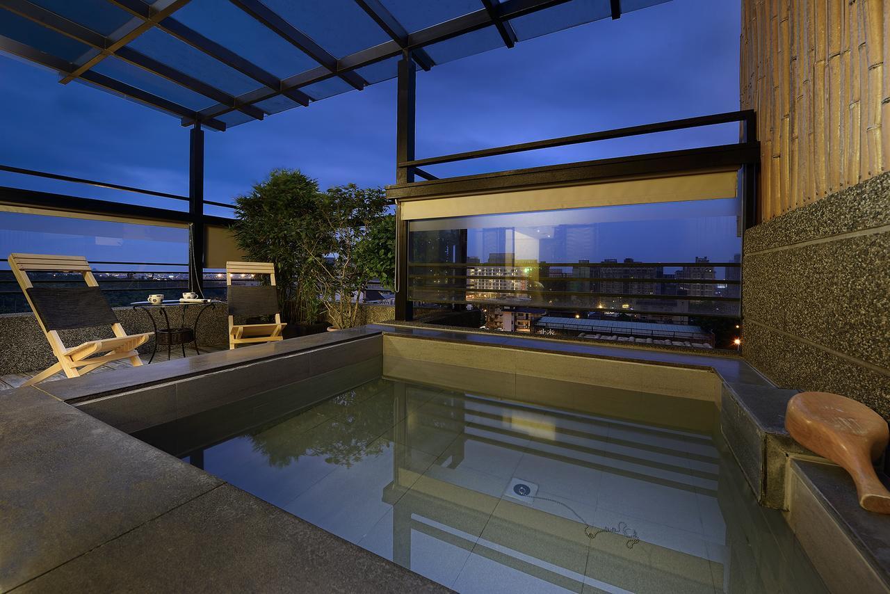 Bed and Breakfast 松語墅溫泉居 Pine Hot Spring Цзяоси Экстерьер фото