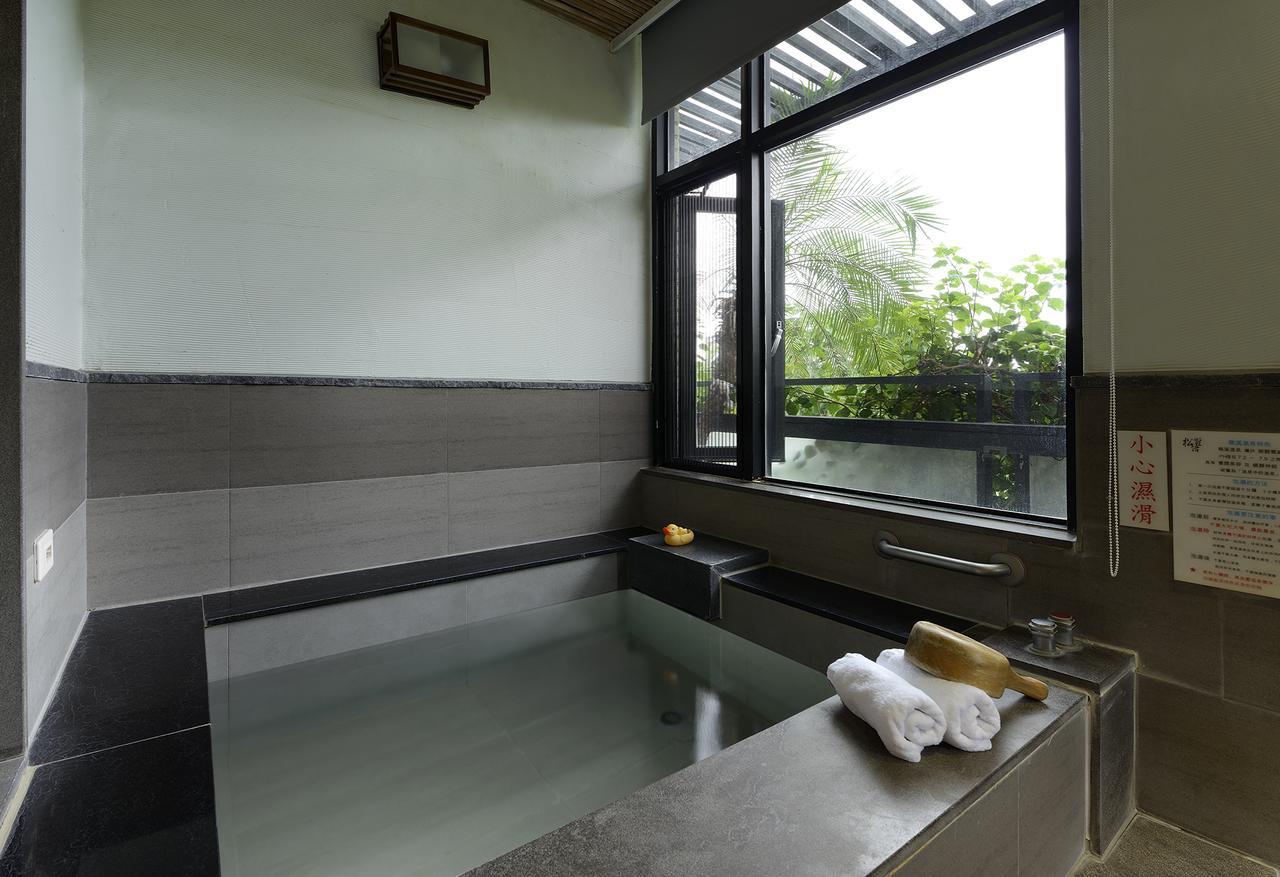 Bed and Breakfast 松語墅溫泉居 Pine Hot Spring Цзяоси Экстерьер фото